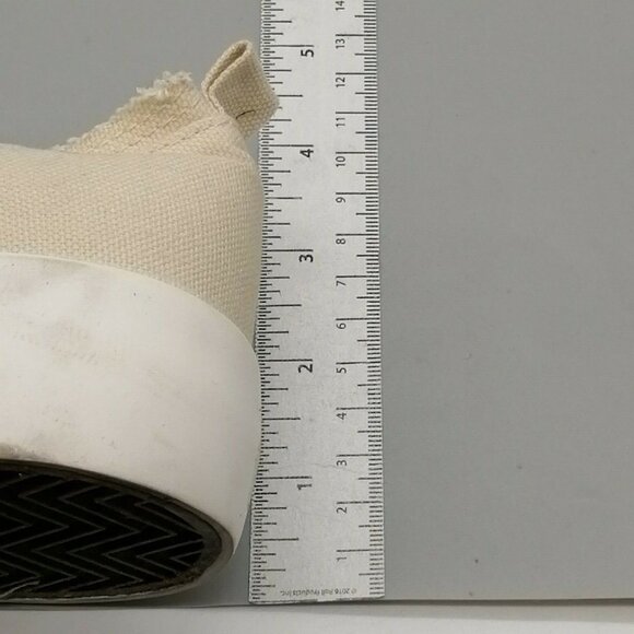 Maurices Womens Sneaker Beige Canvas Lace Up Walking Shoe Platform Round Toe 9 - Picture 7 of 9